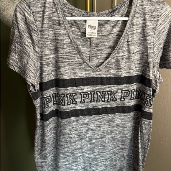 T-shirt Victoria's Secret PINK - Encolure V Et Dos En V - Gris - Neuf
